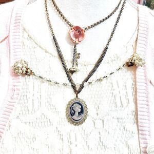 Vintage 1950s Golden Pearl & Beaded Sweater Guard